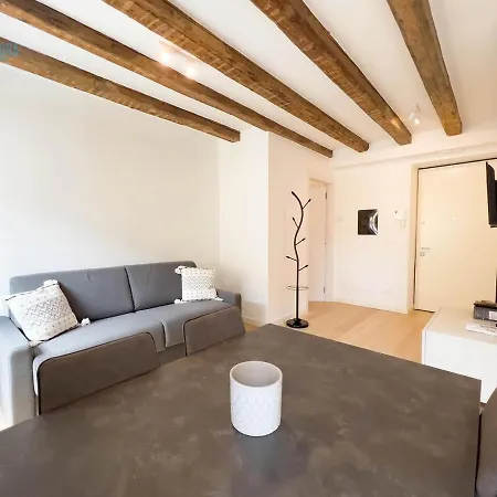 Apartment Cavana 10 Tirabora Short Rent