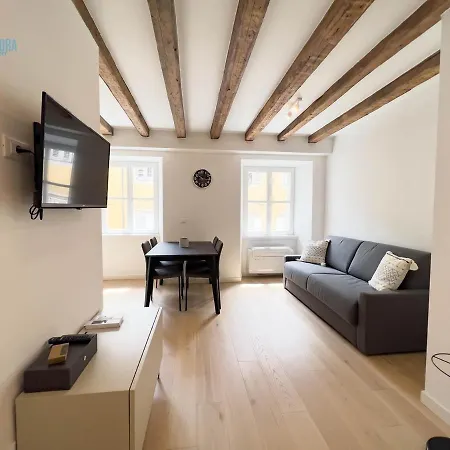 Cavana 10 Tirabora Short Rent Apartmán