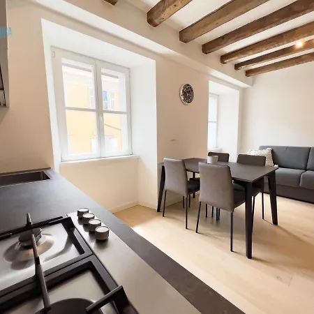 Apartmán Cavana 10 Tirabora Short Rent