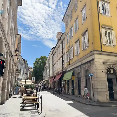 Cavana 10 Tirabora Short Rent, Con Parcheggio Privato Appartement