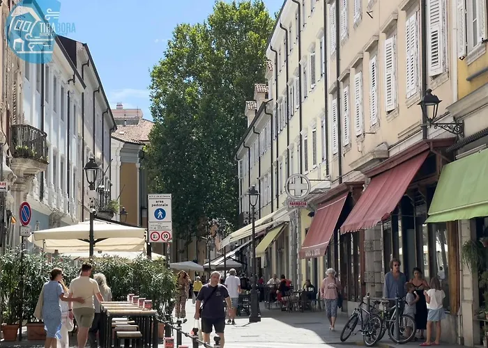 公寓 Cavana 10 Tirabora Short Rent, Con Parcheggio Privato 的里雅斯特